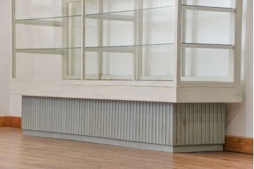 レトロ家具　昭和レトロ 古いパン屋のアンティークペイント　ガラスケース(ショーケース、飾り棚)