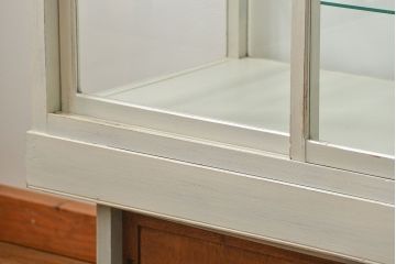 レトロ家具　昭和レトロ 古いパン屋のアンティークペイント　ガラスケース(ショーケース、飾り棚)