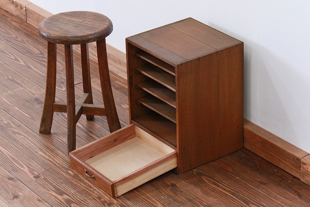 レトロ家具　昭和レトロ 古い木の引き出し付き書類棚(小引き出し)