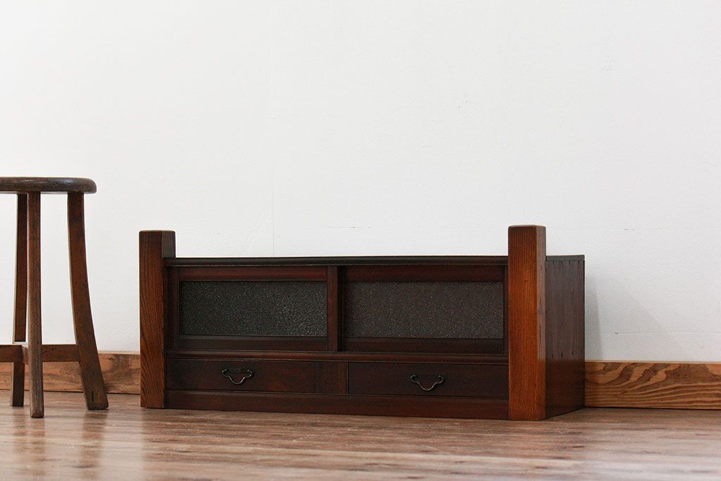 アンティーク家具　古民具・骨董 ダイヤガラス入りの小さな置き床(置床、ローボード)