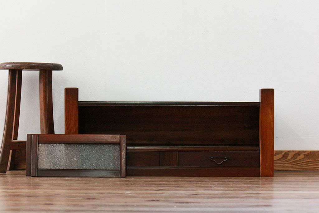 アンティーク家具　古民具・骨董 ダイヤガラス入りの小さな置き床(置床、ローボード)