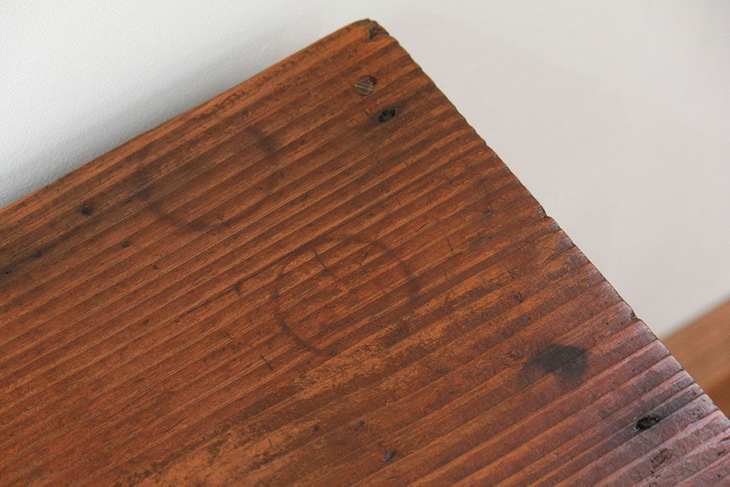 アンティーク家具　アンティーク モールガラス入りの小振りなサイドテーブル(1)　(収納棚)