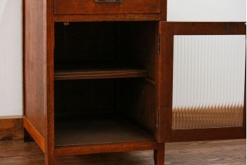 アンティーク家具　アンティーク モールガラス入りの小振りなサイドテーブル(1)　(収納棚)