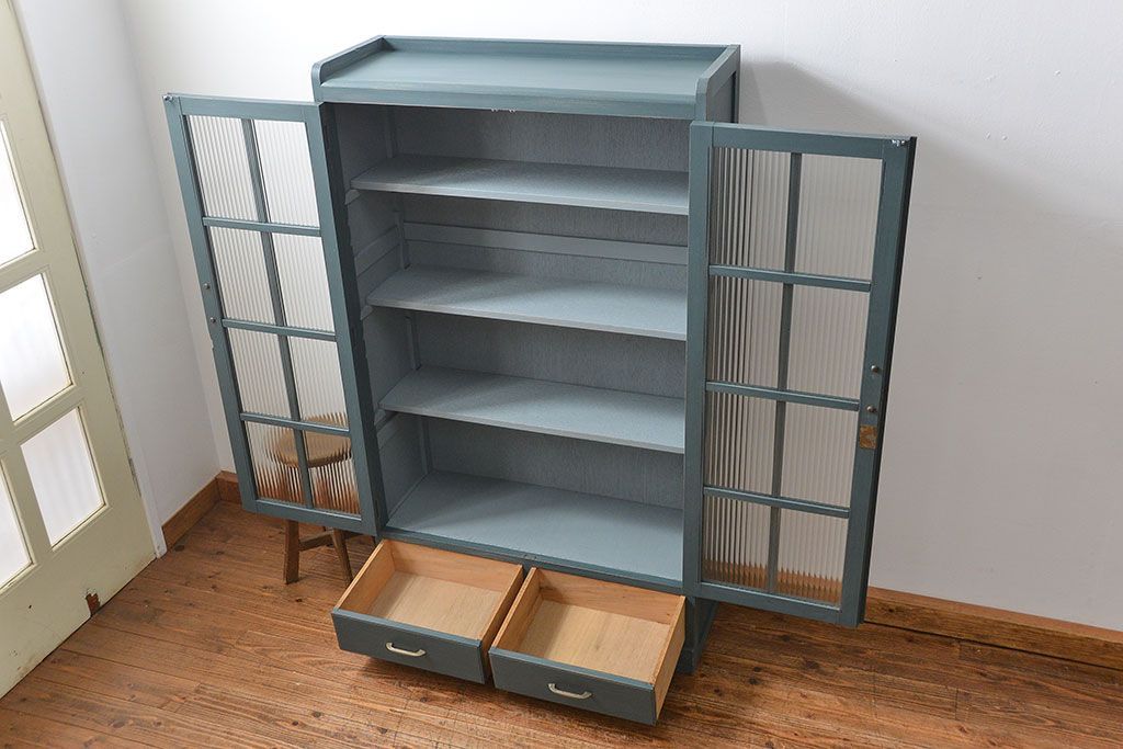 アンティーク家具　アンティークペイント　モールガラス入りの大きなブックケース(本箱、収納棚)