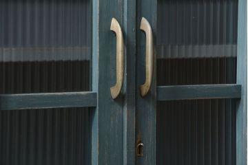 アンティーク家具　アンティークペイント　モールガラス入りの大きなブックケース(本箱、収納棚)