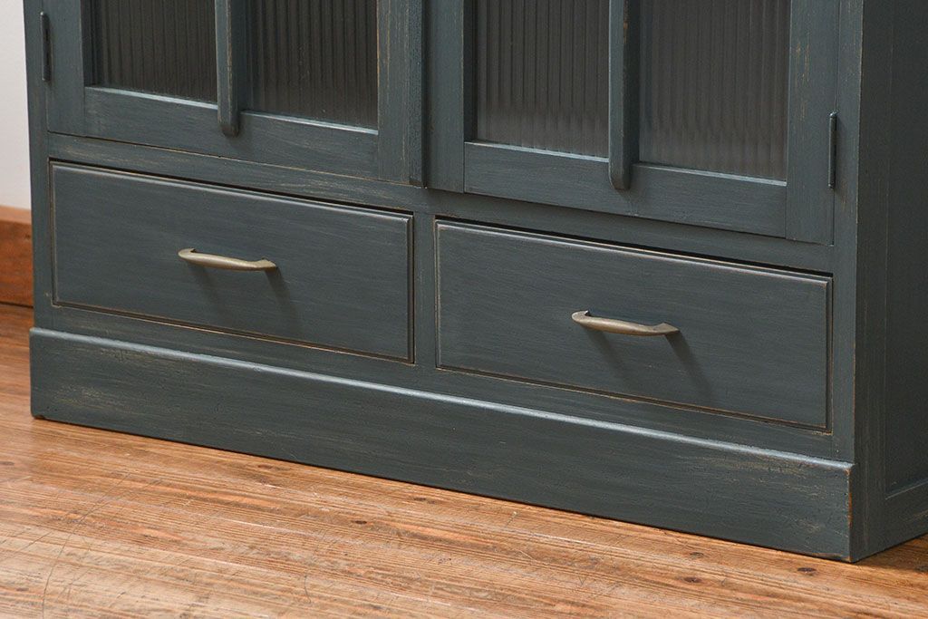 アンティーク家具　アンティークペイント　モールガラス入りの大きなブックケース(本箱、収納棚)