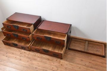 アンティーク家具　古民具・骨董 前面欅材　金具の立派な　五丁引き　上手庄内箪笥(時代箪笥)