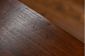 アンティーク家具　アンティーク 天板ナラ材の薄型作業台(3)(サイドテーブル、机、在宅ワーク、在宅用デスク)