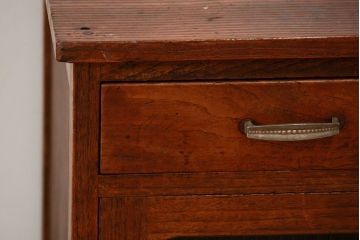 アンティーク家具　アンティーク モールガラス入りの小振りなサイドテーブル(2)　(収納棚)