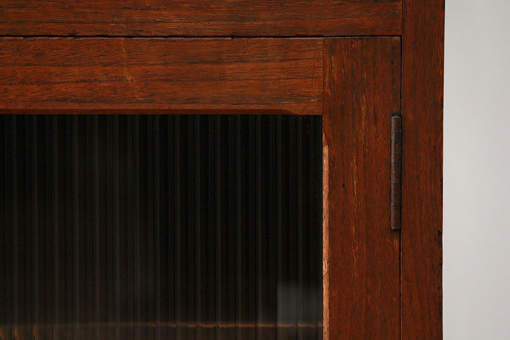 アンティーク家具　アンティーク モールガラス入りの小振りなサイドテーブル(2)　(収納棚)