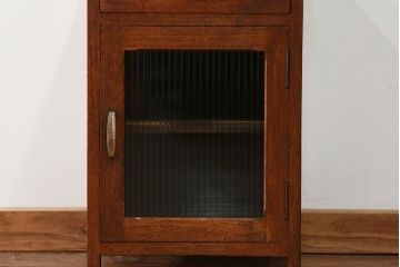 アンティーク家具　アンティーク モールガラス入りの小振りなサイドテーブル(2)　(収納棚)