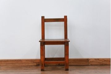 アンティーク家具　アンティーク 古い木の小振りな椅子(イス、チェアー)