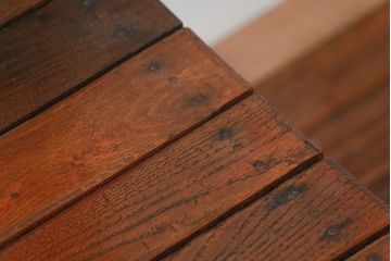 アンティーク家具　アンティーク 古い木の小振りな椅子(イス、チェアー)