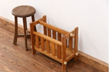 レトロ家具　昭和レトロ レトロなデザインのかわいいマガジンラック