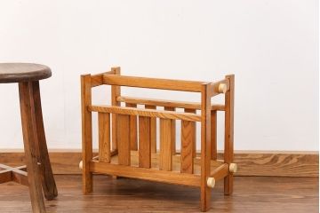 レトロ家具　昭和レトロ レトロなデザインのかわいいマガジンラック