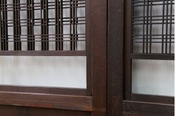 古民具・骨董 使い込まれた組子入りの格子帯戸　3枚セット(引き戸、和風建具)