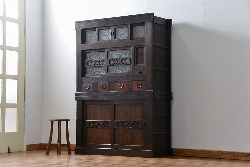 アンティーク家具　古民具・骨董 上品な結霜ガラス　4尺水屋箪笥　(食器棚、キャビネット)