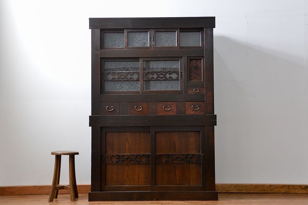 アンティーク家具　古民具・骨董 上品な結霜ガラス　4尺水屋箪笥　(食器棚、キャビネット)