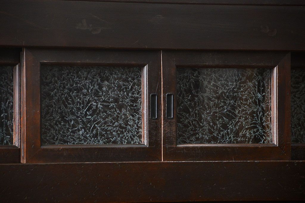 アンティーク家具　古民具・骨董 上品な結霜ガラス　4尺水屋箪笥　(食器棚、キャビネット)