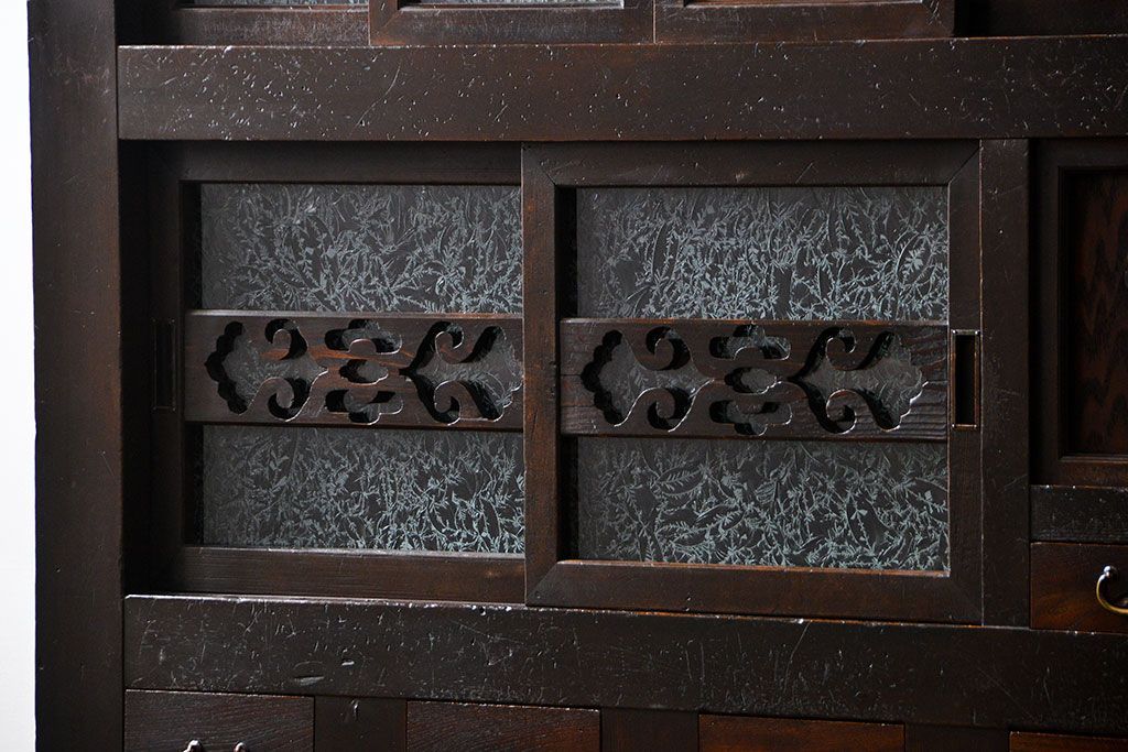 アンティーク家具　古民具・骨董 上品な結霜ガラス　4尺水屋箪笥　(食器棚、キャビネット)