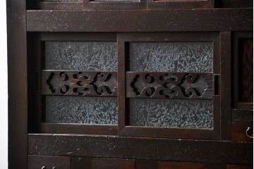 アンティーク家具　古民具・骨董 上品な結霜ガラス　4尺水屋箪笥　(食器棚、キャビネット)