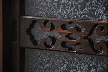 アンティーク家具　古民具・骨董 上品な結霜ガラス　4尺水屋箪笥　(食器棚、キャビネット)