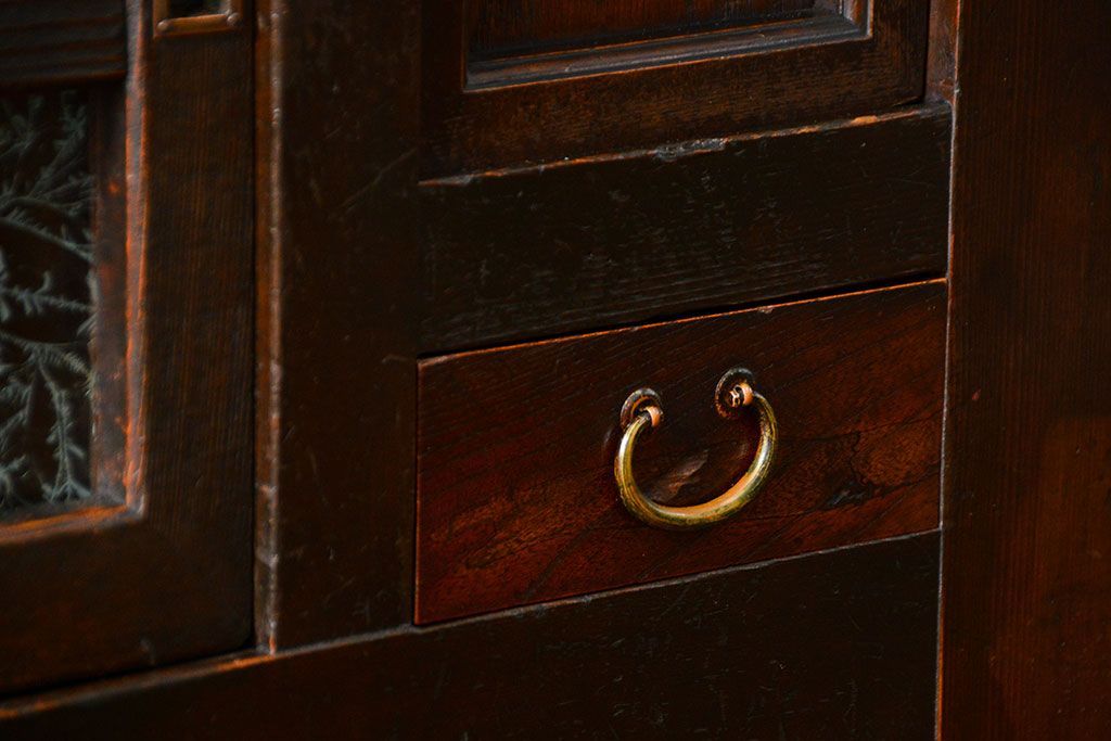 アンティーク家具　古民具・骨董 上品な結霜ガラス　4尺水屋箪笥　(食器棚、キャビネット)