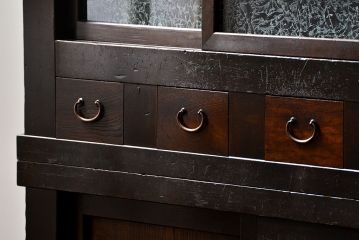 アンティーク家具　古民具・骨董 上品な結霜ガラス　4尺水屋箪笥　(食器棚、キャビネット)