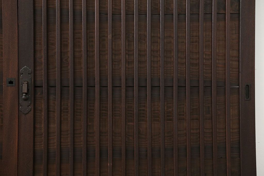 古民具・骨董　欅枠、欅桟の上質な格子板戸　2枚セット(1)(格子戸)