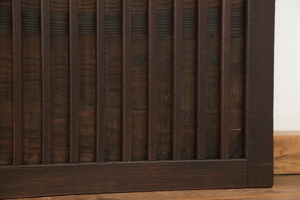 古民具・骨董　欅枠、欅桟の上質な格子板戸　2枚セット(1)(格子戸)