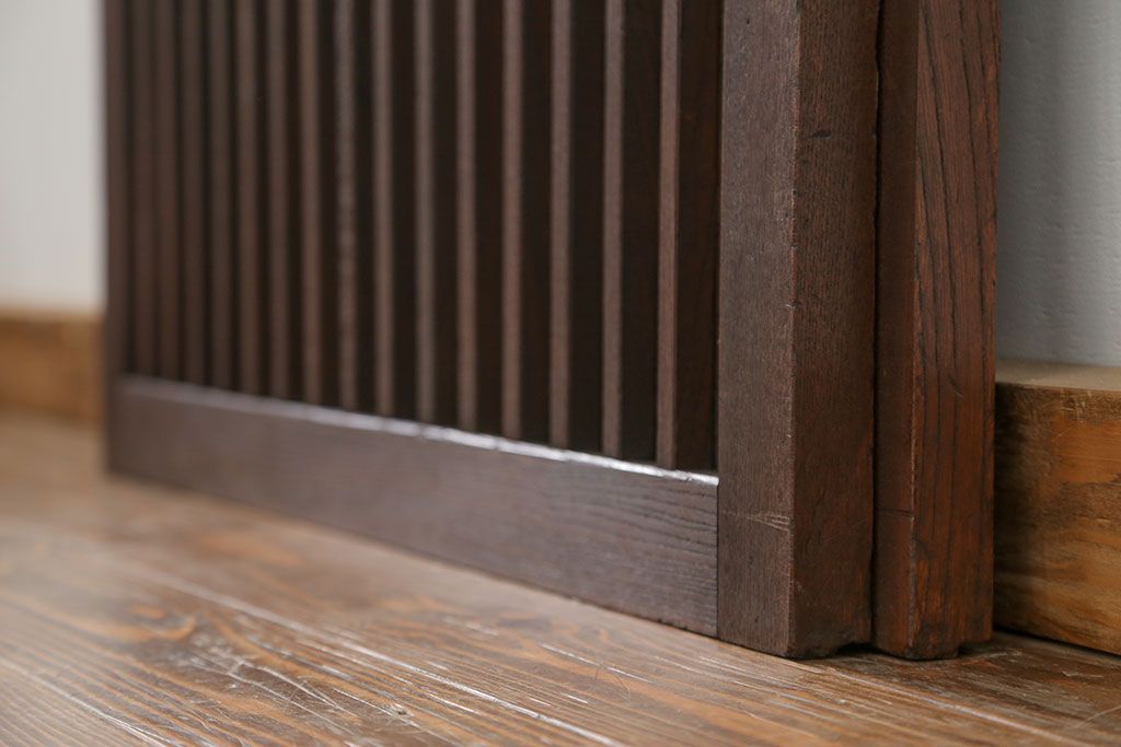 古民具・骨董　欅枠、欅桟の上質な格子板戸　2枚セット(1)(格子戸)