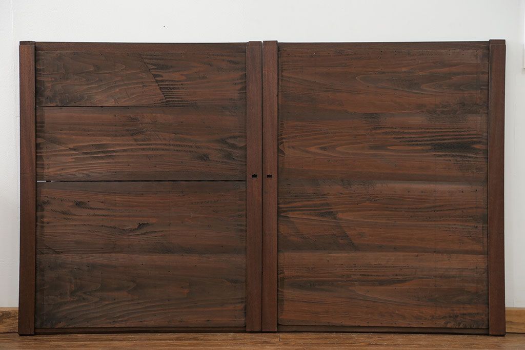 古民具・骨董　欅枠、欅桟の上質な格子板戸　2枚セット(1)(格子戸)