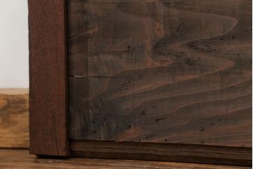 古民具・骨董　欅枠、欅桟の上質な格子板戸　2枚セット(1)(格子戸)