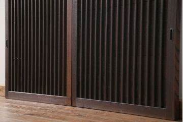 古民具・骨董　欅枠、欅桟の上質な格子板戸　2枚セット(2)(格子戸)