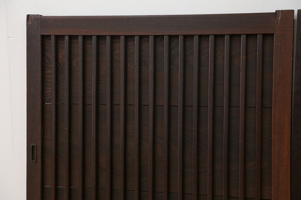 古民具・骨董　欅枠、欅桟の上質な格子板戸　2枚セット(2)(格子戸)