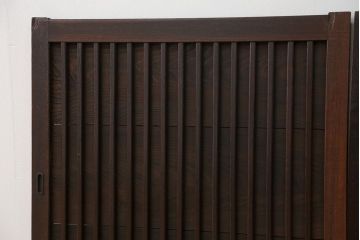 古民具・骨董　欅枠、欅桟の上質な格子板戸　2枚セット(2)(格子戸)