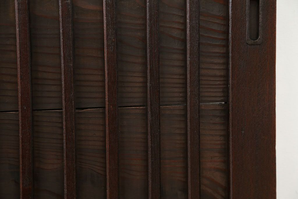 古民具・骨董　欅枠、欅桟の上質な格子板戸　2枚セット(2)(格子戸)