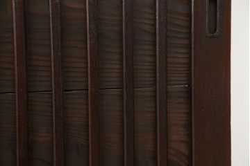 古民具・骨董　欅枠、欅桟の上質な格子板戸　2枚セット(2)(格子戸)