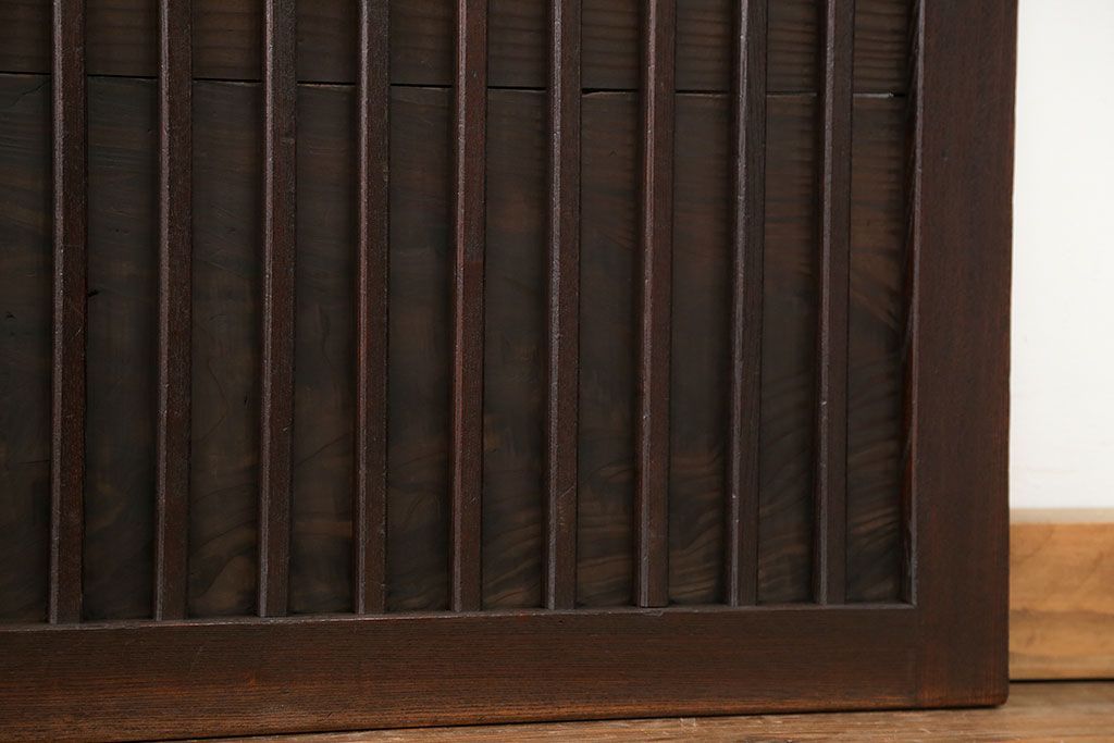 古民具・骨董　欅枠、欅桟の上質な格子板戸　2枚セット(2)(格子戸)