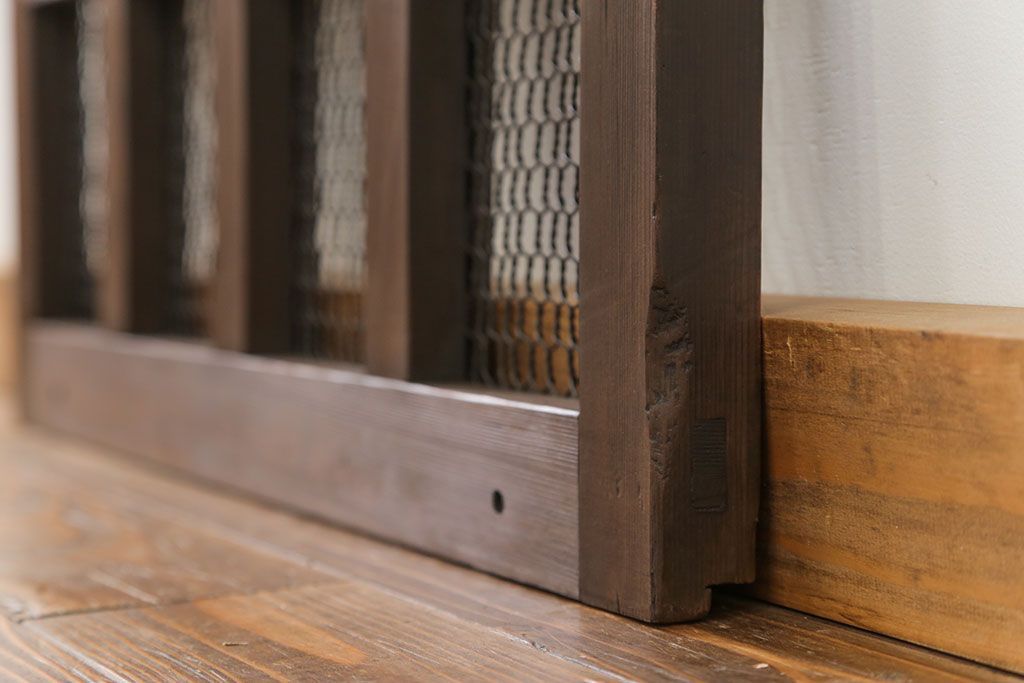 古民具・骨董 小さな金網付き格子窓　1枚(1)(格子戸、引き戸)