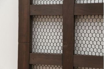 古民具・骨董 小さな金網付き格子窓　1枚(2)(格子戸、引き戸)