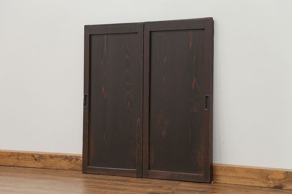 古民具・骨董 使い込まれた小さな板戸　2枚セット(引き戸、和風建具)