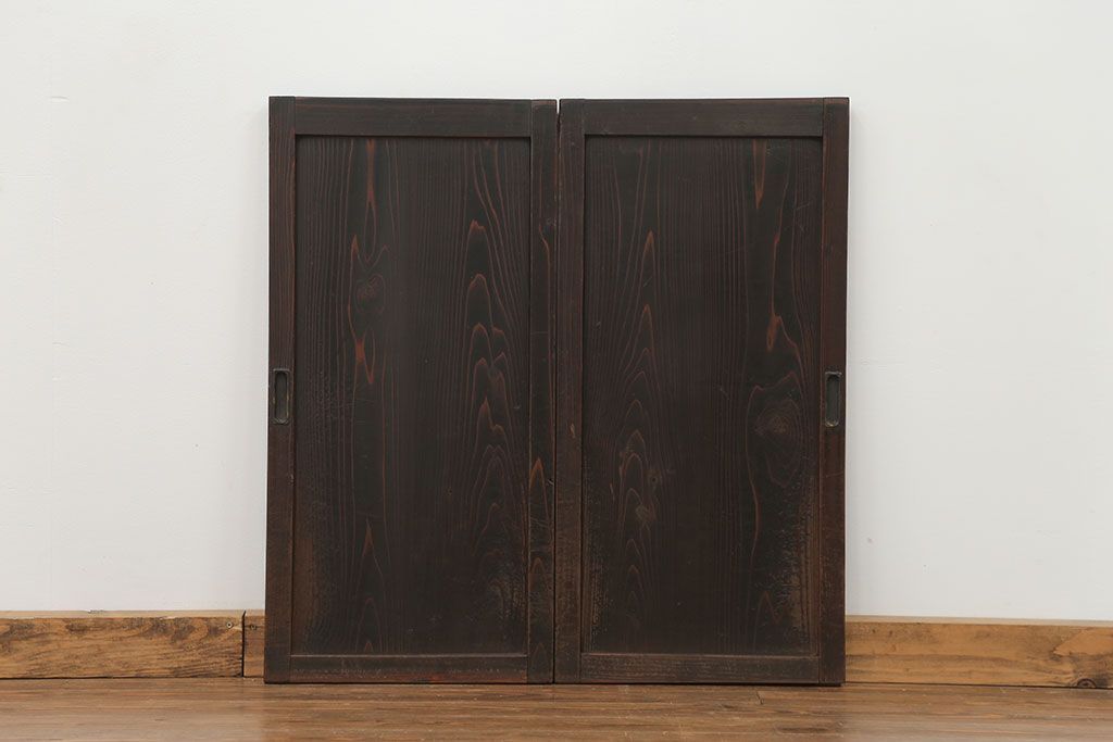 古民具・骨董 使い込まれた小さな板戸　2枚セット(引き戸、和風建具)
