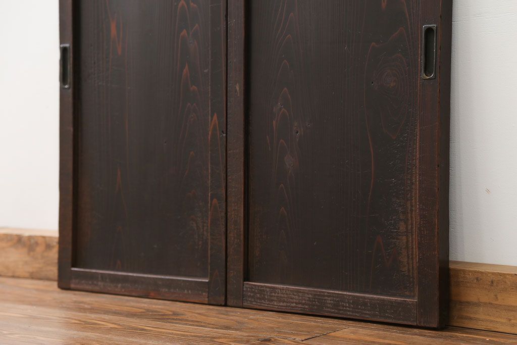 古民具・骨董 使い込まれた小さな板戸　2枚セット(引き戸、和風建具)
