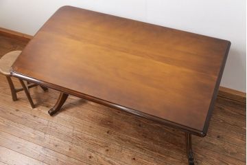 中古　カリモク　コロニアルシリーズ　ダイニングテーブル