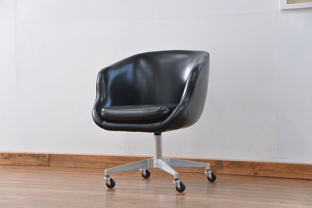 ヴィンテージ家具　1960〜70年代　レトロなデザインのビンテージキャスターチェア(椅子、イス)