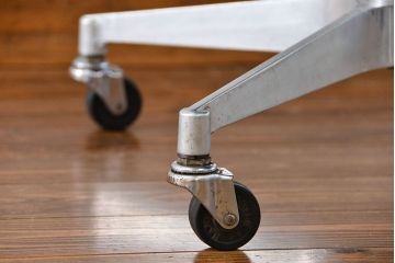 ヴィンテージ家具　1960〜70年代　レトロなデザインのビンテージキャスターチェア(椅子、イス)