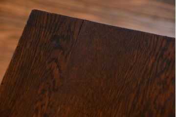 アンティーク家具　アンティーク 古い木のシンプルで上品なサイドテーブル