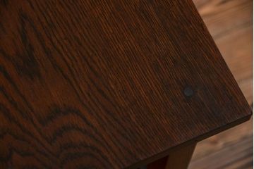 アンティーク家具　アンティーク 古い木のシンプルで上品なサイドテーブル