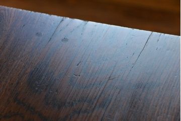 アンティーク家具　アンティーク 古い木のシンプルで上品なサイドテーブル